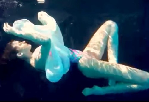 Miss Eco International 2020 underwater (2)