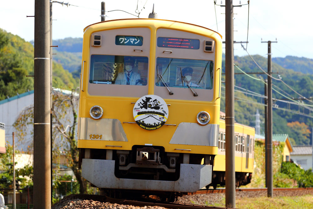 201026_駿豆線「ハロウィン電車」1