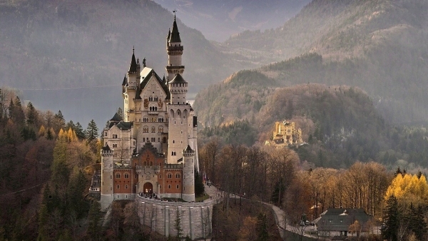 無名だったノイシュヴァンシュタイン城がドイツ観光のシンボルになれた 