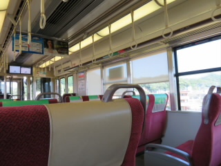 JR小浜線125系車内