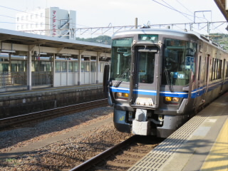 JR北陸本線敦賀駅521系