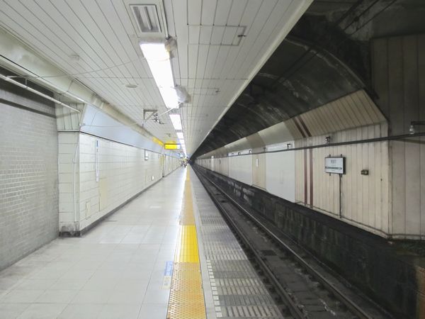 シールドトンネルで形成されたホーム中間部分 シールドトンネルで形成されたホーム中間部分